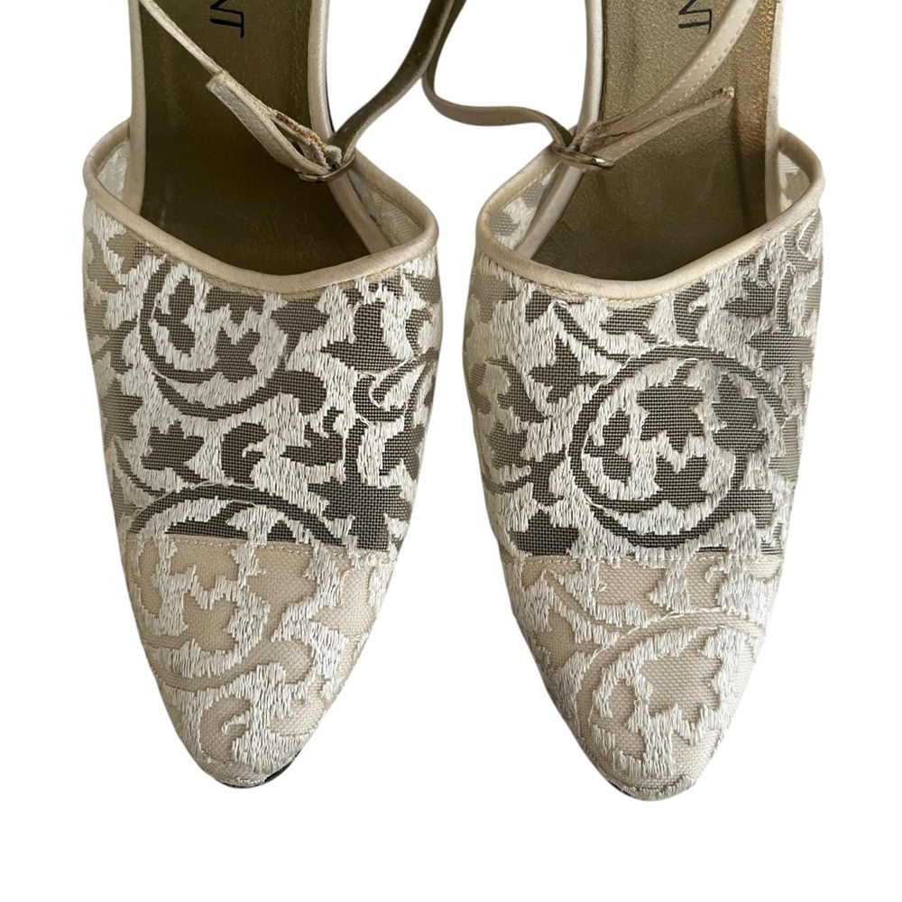 Yves Saint Laurent Beige Lace Ankle Strap Heels 7 - Picture 3 of 8